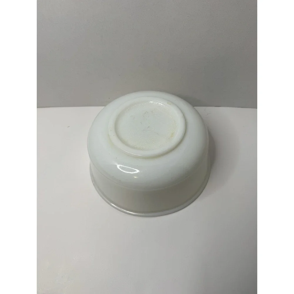 Vintage White Milk Glass‎ Mixing Bowl Pebble Bottom no Markings Preowned